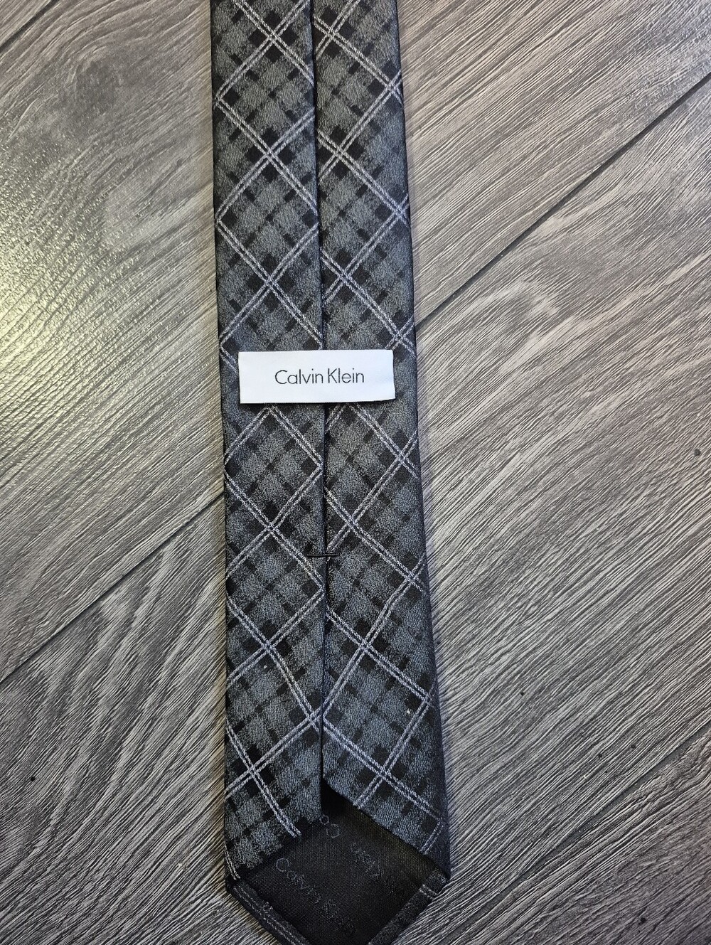 Calvin Klein Men's Silk Tie Gray Black Plaid Checkered Geometric Dress Necktie - Picture 3 of 4